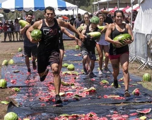 湖州吃瓜群众被爆照片,街头一幕引发网友热议