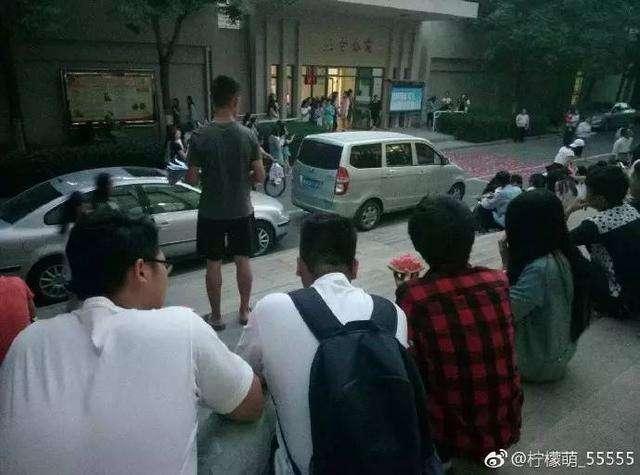 学校吃瓜群众的事件,吃瓜群众揭秘校园事件真相