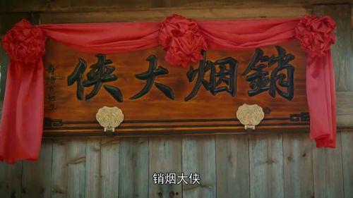 吃瓜群众看舞台上的表演,吃瓜群众现场直击表演盛况